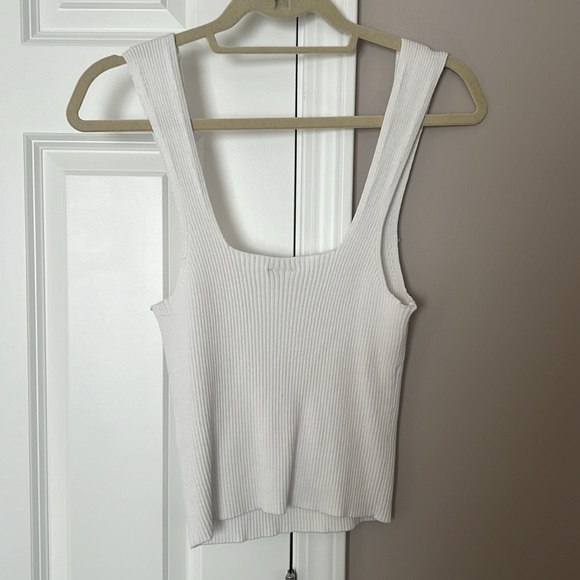 Abercrombie white cropped sweater tank size L - Picture 4 of 4